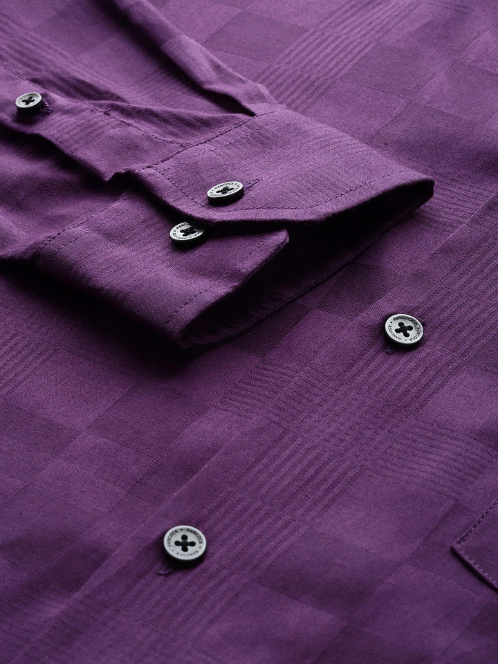Men Burgundy Solid Pure Cotton Relaxed Fit Casual Shirt