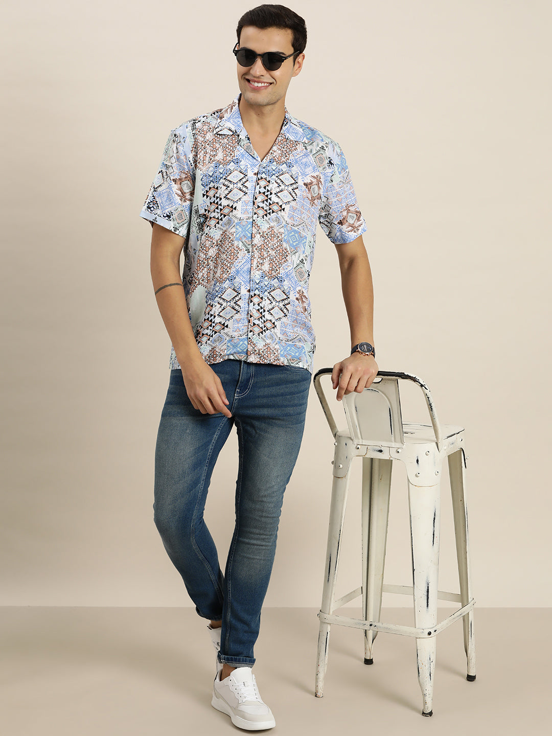 Men Blue & Multi Print Viscose Rayon Relaxed Fit Casual Resort Shirt