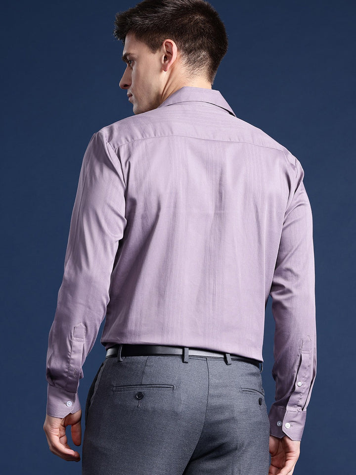 Men Purple Solid Cotton elastane Relaxed Fit Formal Shirt