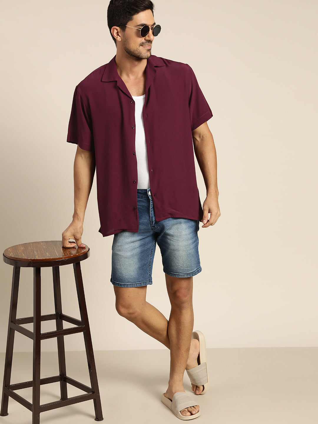 Men Burgundy Solid Viscose Rayon Relaxed Fit Casual Shirt