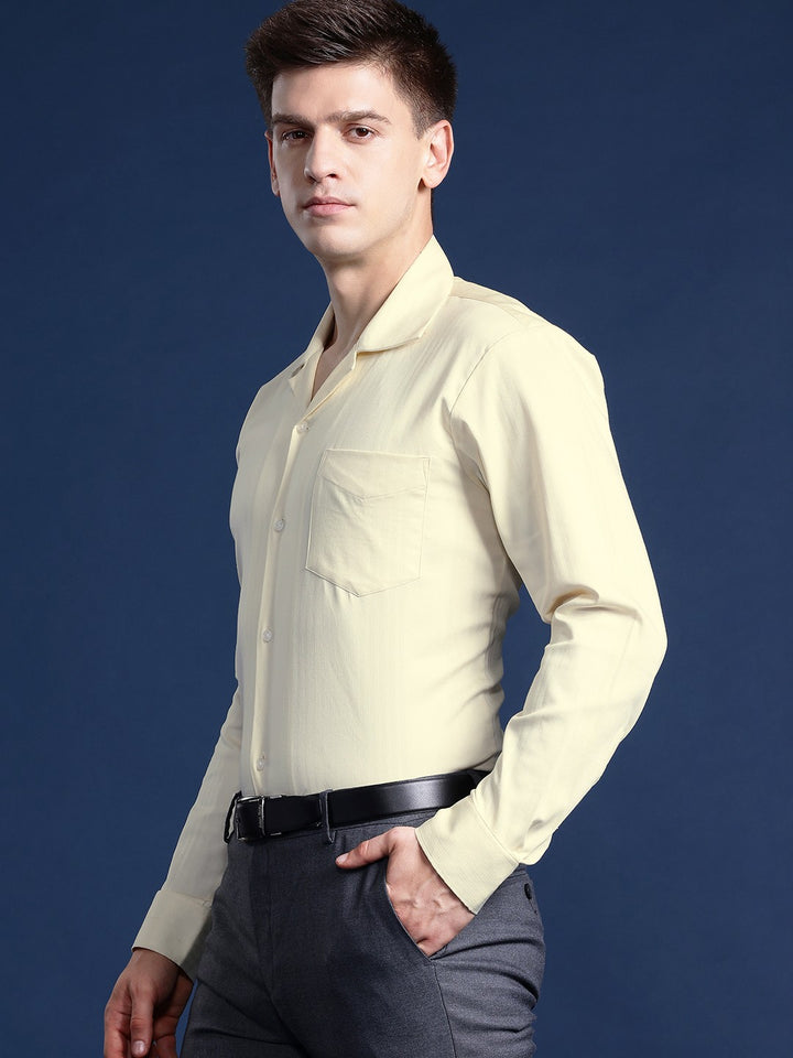 Men Yellow Solid Cotton elastane Relaxed Fit Formal Shirt