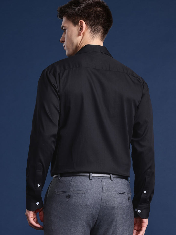 Men Black Solid Cotton elastane Relaxed Fit Formal Shirt