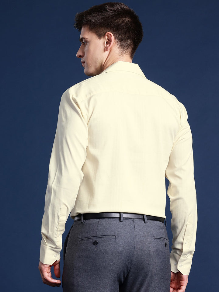Men Yellow Solid Cotton elastane Relaxed Fit Formal Shirt