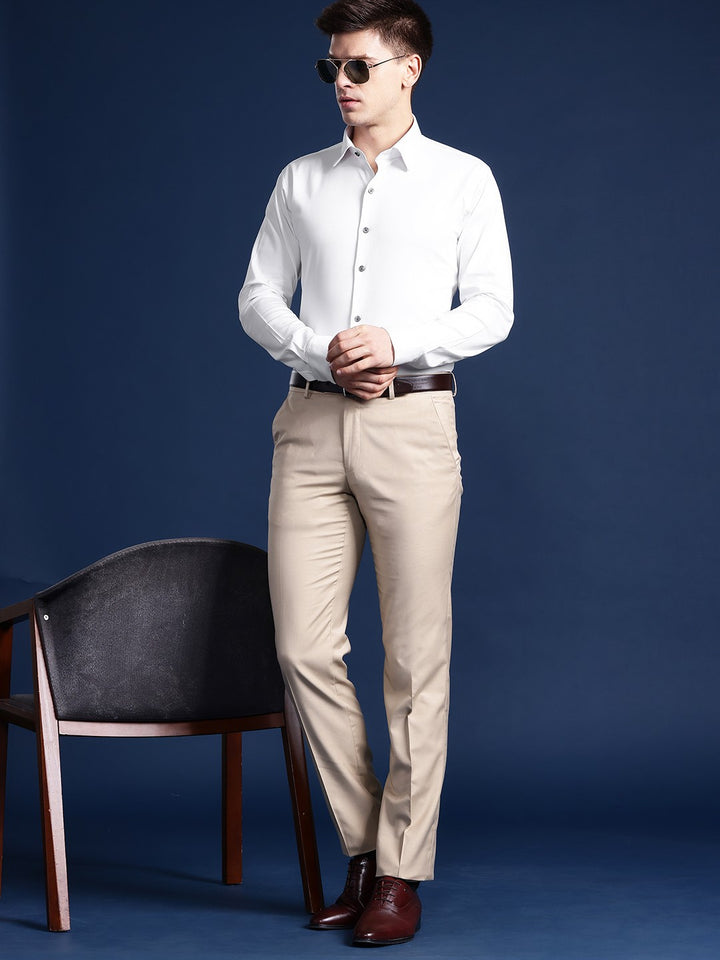 Men White Solid Cotton Elastane Blend Slim Fit Formal Shirt