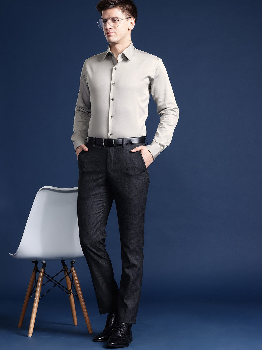 Men Grey Solid Cotton Elastane Blend Slim Fit Formal Shirt