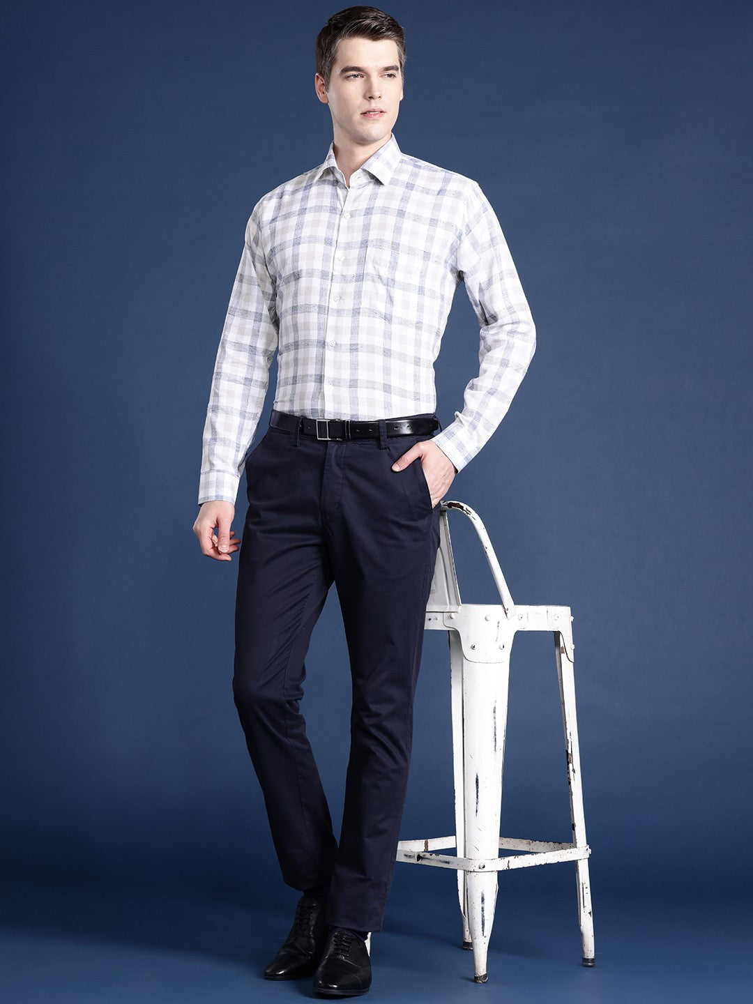 Men White & Grey Checked Pure Linen Cotton Slim Fit Formal Shirt