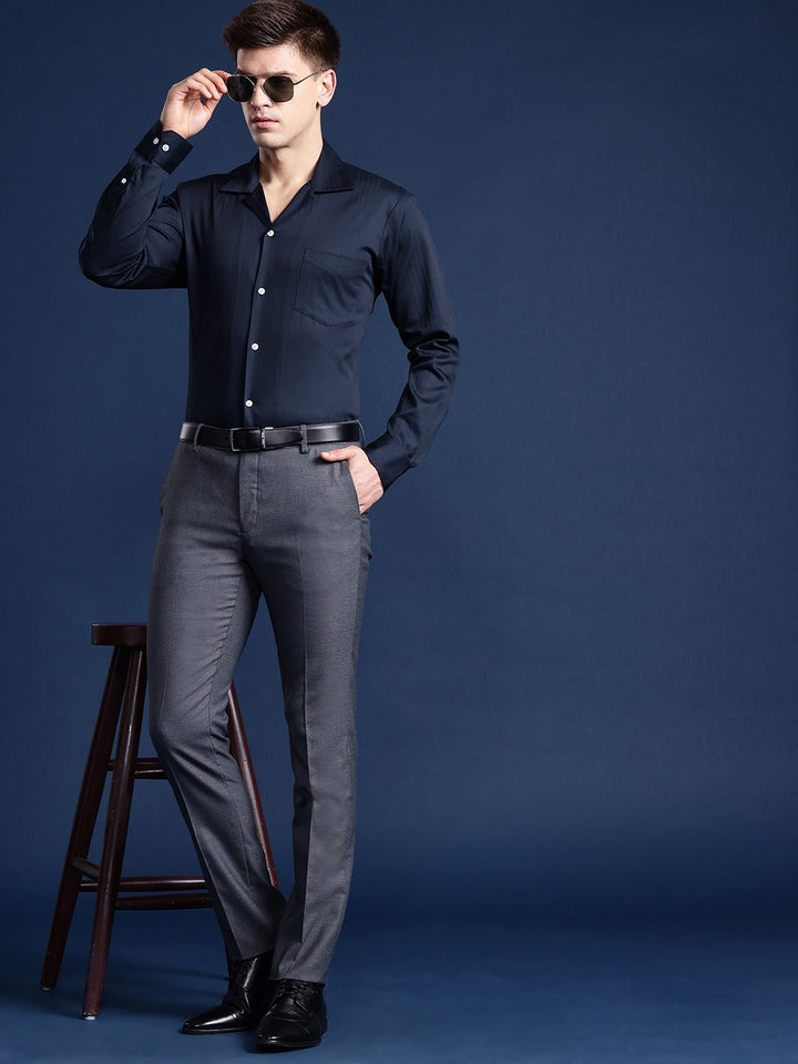 Men Navy blue Solid Cotton elastane Relaxed Fit Formal Shirt