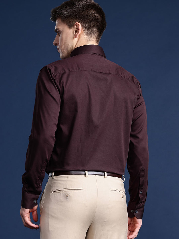 Men Burgundy Solid Cotton Elastane Blend Slim Fit Formal Shirt