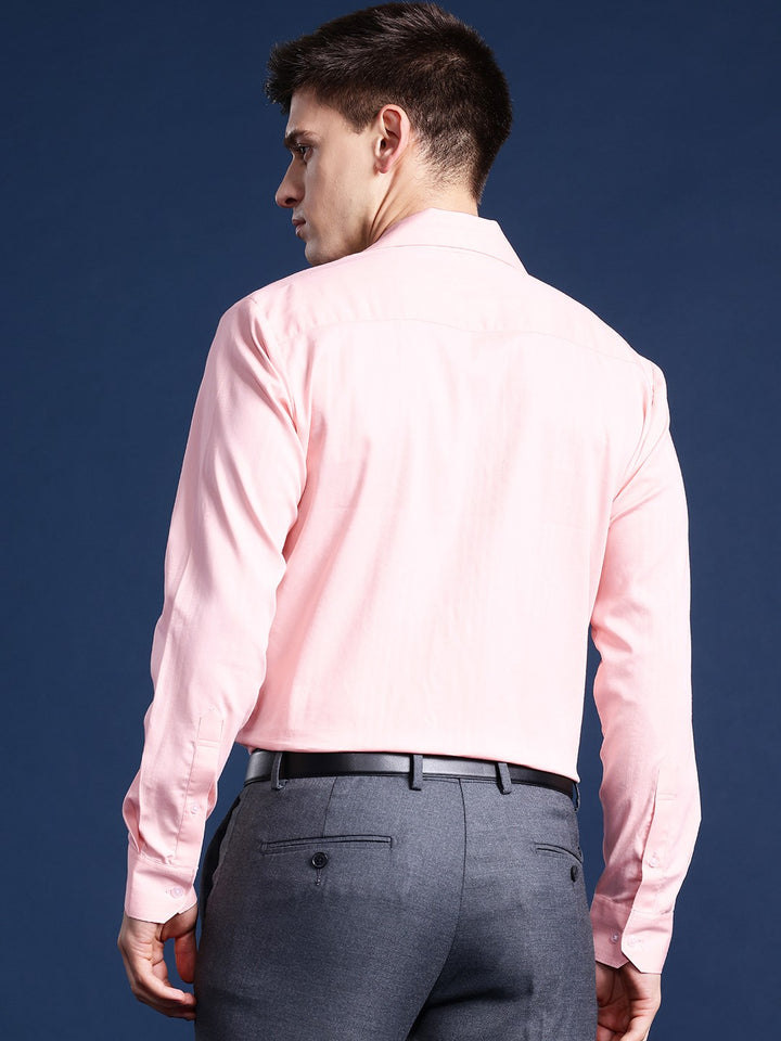 Men Peach Solid Cotton elastane Relaxed Fit Formal Shirt