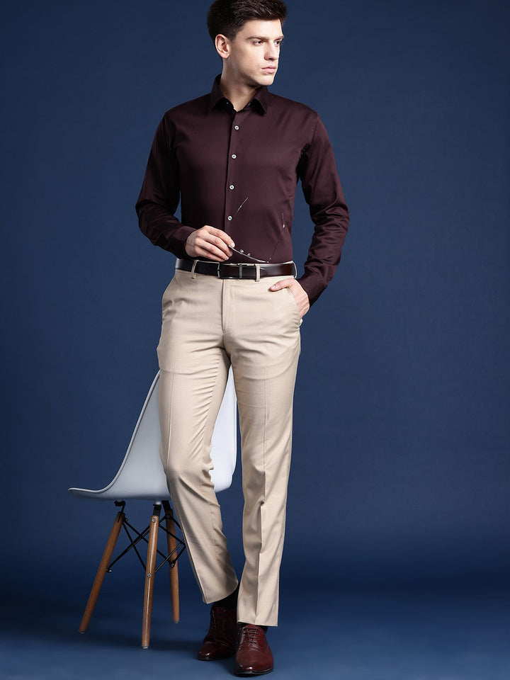 Men Burgundy Solid Cotton Elastane Blend Slim Fit Formal Shirt