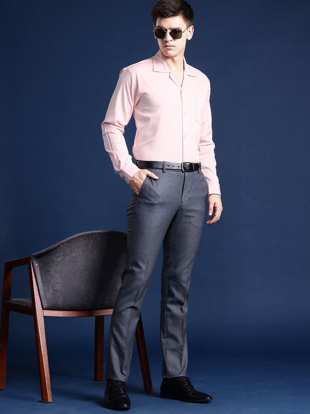Men Peach Solid Cotton elastane Relaxed Fit Formal Shirt