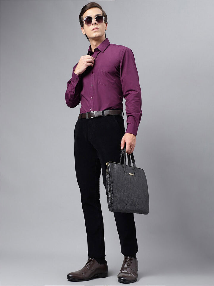 Men Purple Solid Rich Cotton Slim Fit Formal Shirt