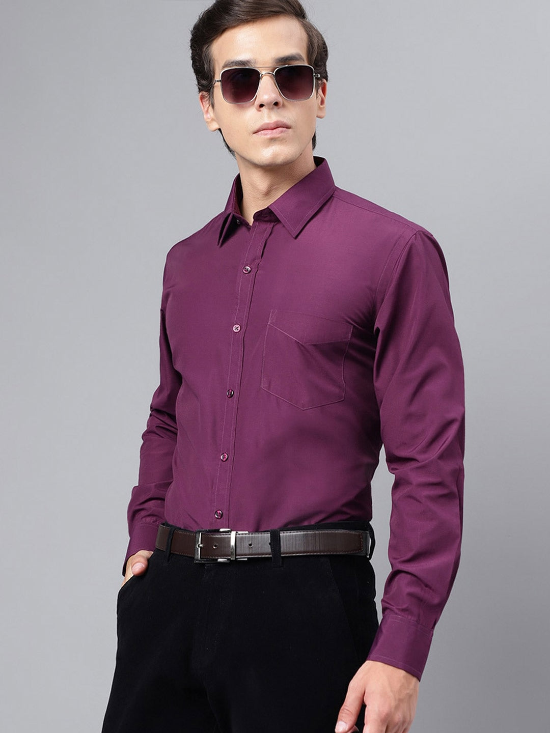 Men Purple Solid Rich Cotton Slim Fit Formal Shirt