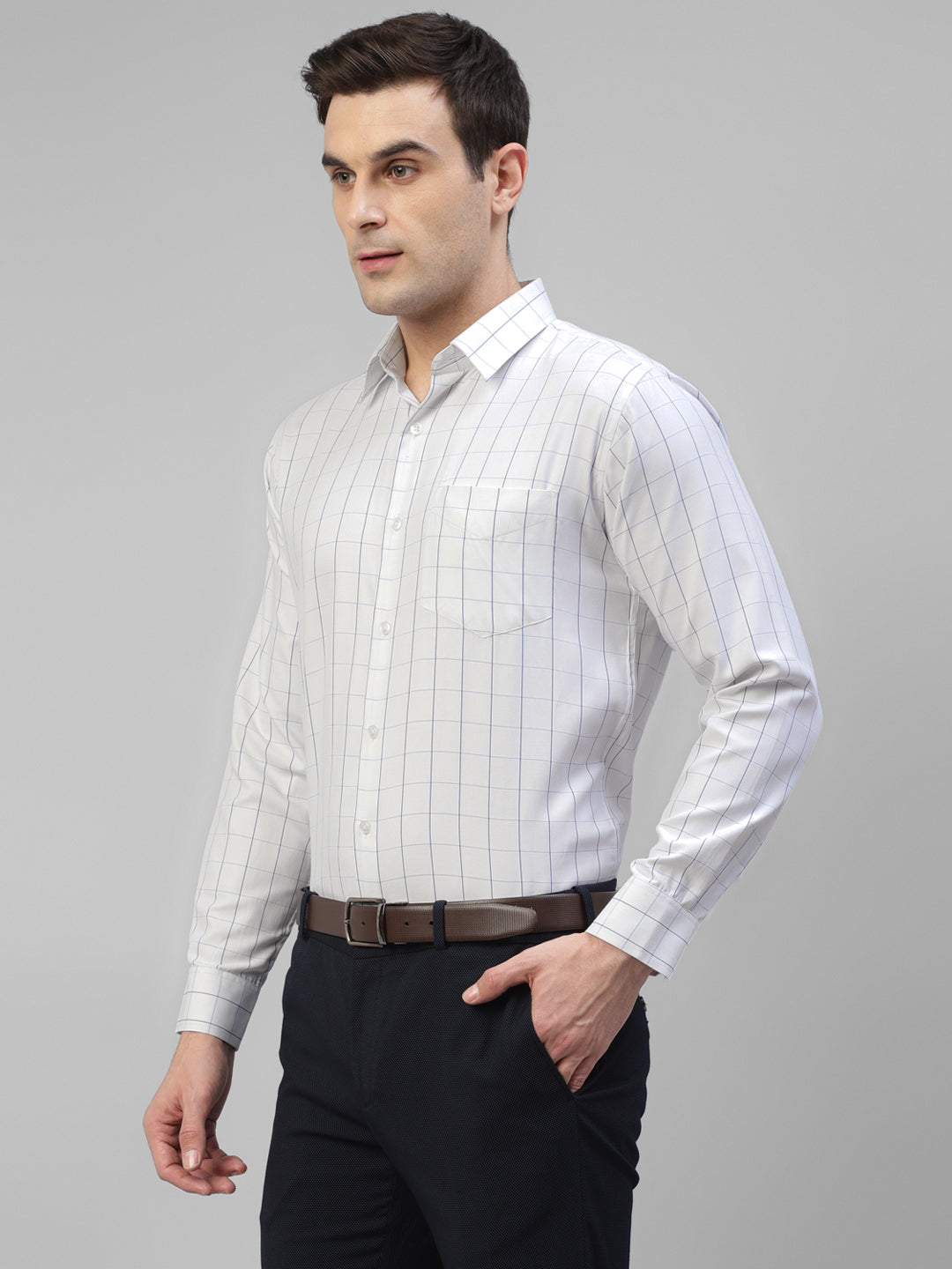 Men White & Blue Windowpane Checked Wrinkle Resistant Slim Fit Formal Shirt