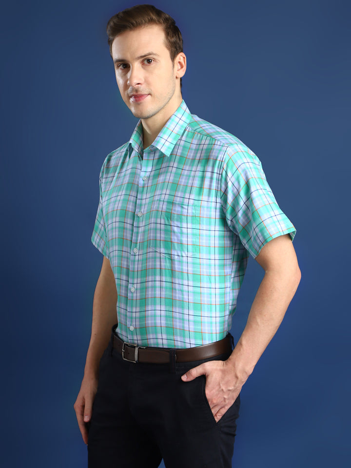 Men Green & White Checked Cotton Slim Fit Short Sleeve Formal Shirt