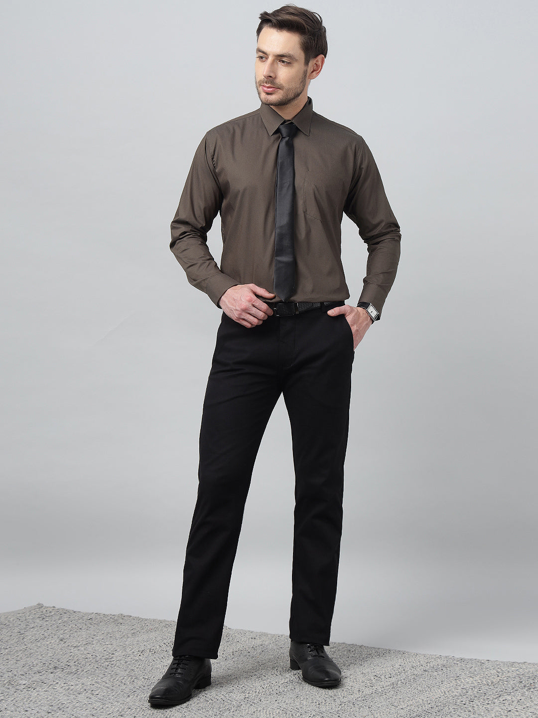 Hancock Men Coffee Solid Spread Collar Slim Fit Formal Shirt