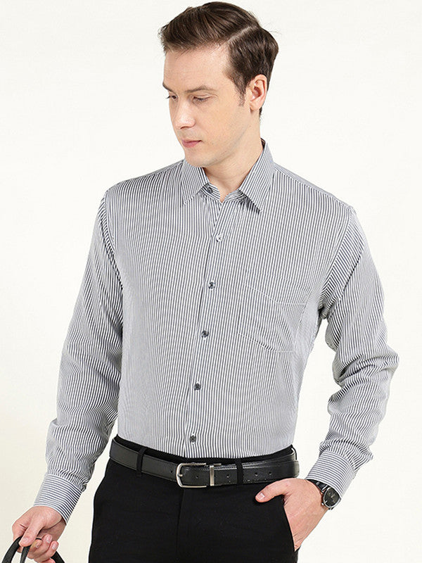 Men White & Black PinStriped Wrinkle Ressistant Slim Fit Pure Cotton Formal Shirt