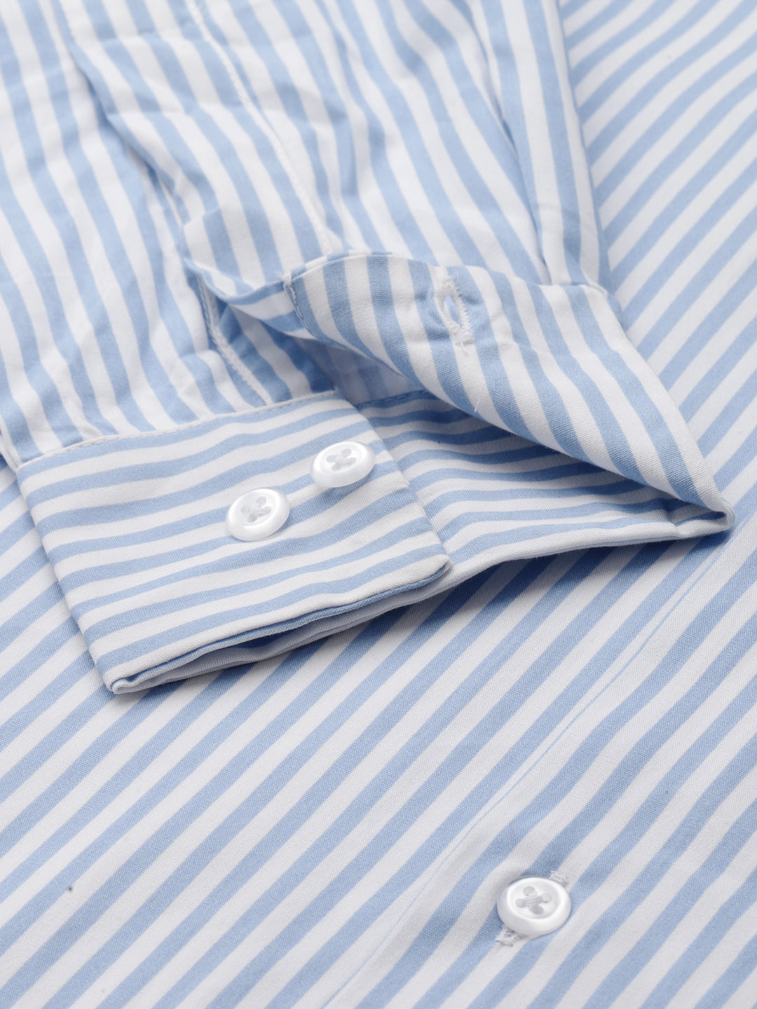 Men White & Blue Candy Striped Pure Cotton Relaxed Fit Casual Shirt