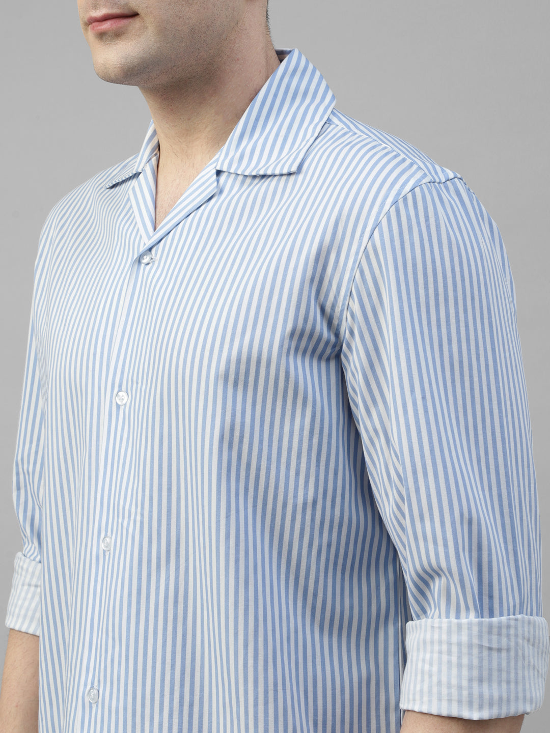 Men White & Blue Candy Striped Pure Cotton Relaxed Fit Casual Shirt