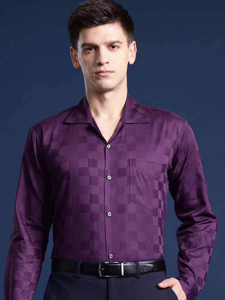 Men Burgundy Solid Pure Cotton Relaxed Fit Casual Shirt