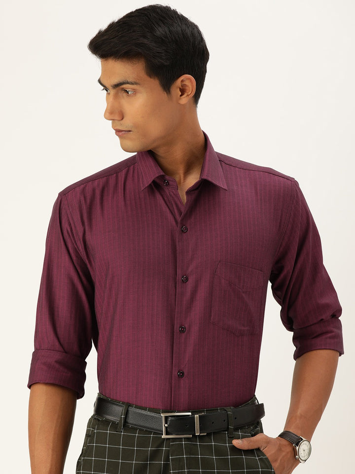 Men Maroon Solids Pure Cotton Slim Fit Formal Shirt