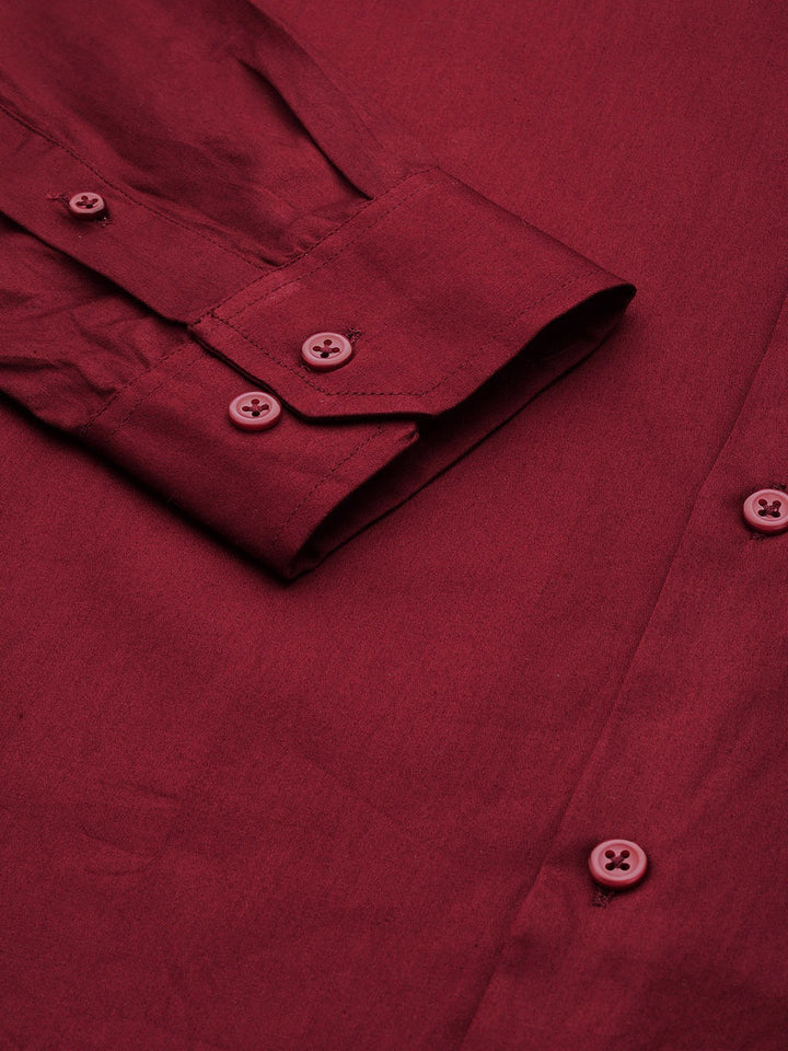 Men Maroon Solid Pure Cotton Satin Slim Fit Formal Shirt