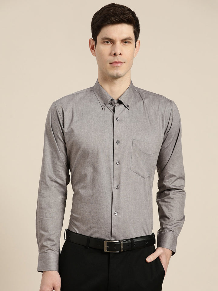 Men Grey Solid Chambray Button Down Collar Slim Fit Formal Shirt