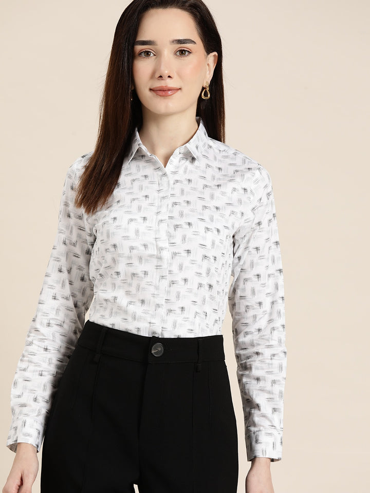 Women White & Black Printed Pure Cotton Slim Fit Formal Shirt