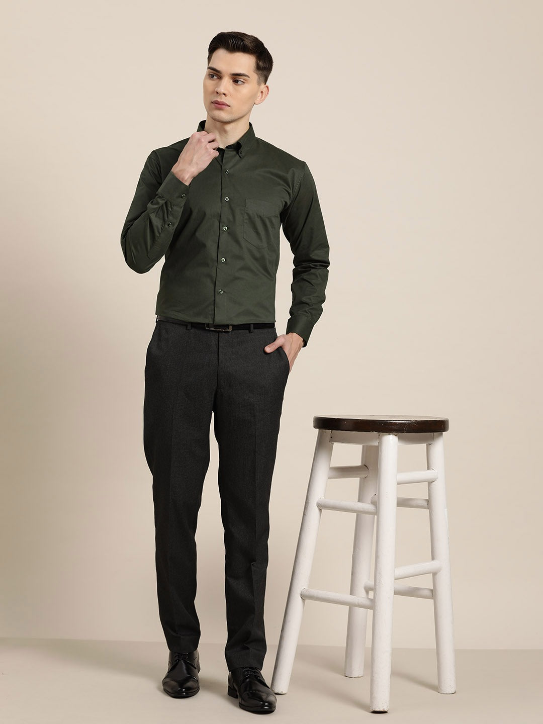 Men Olive Solid Button Down Collar Pure Cotton Regular Fit Formal Shirt