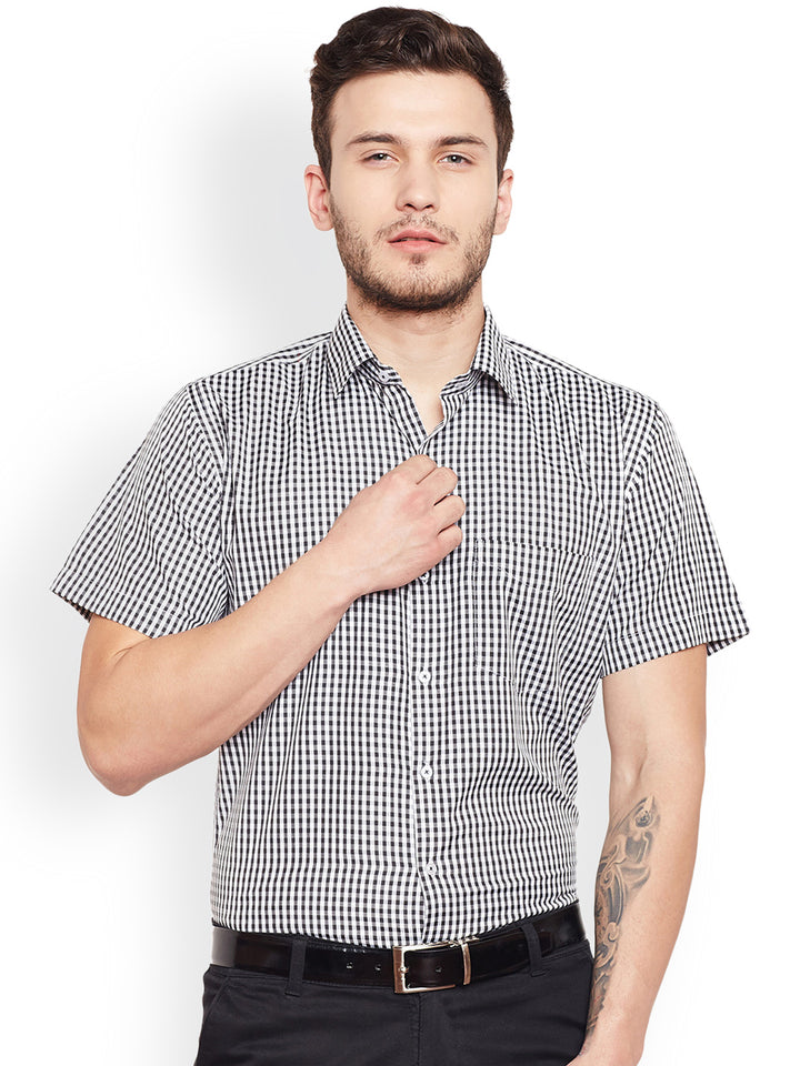 Men Black and White Gingham Checked Slim Fit Short Sleeve Formal Shirt