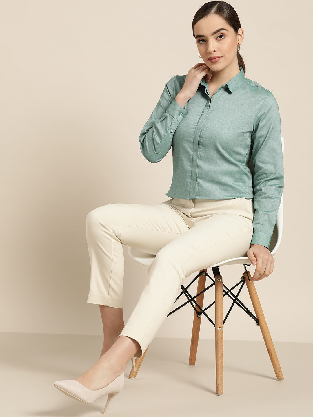 Women Green Solid Pure Cotton Slim Fit Formal Shirt