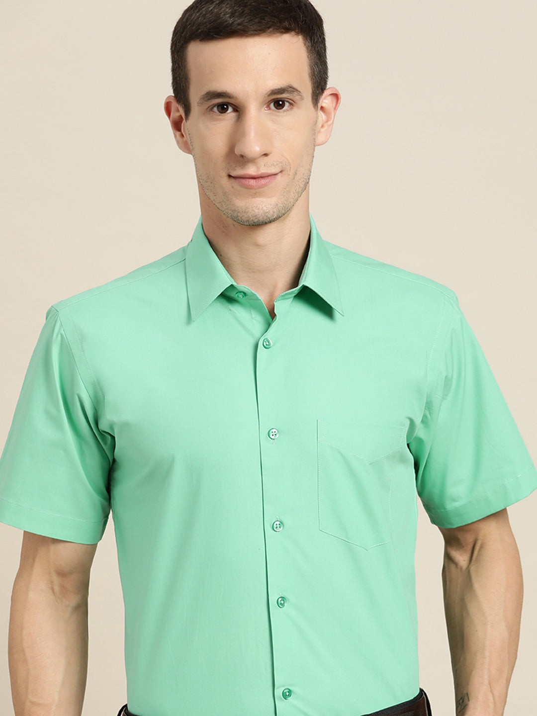 Men Green Solids Pure Cotton Slim Fit Formal Shirt