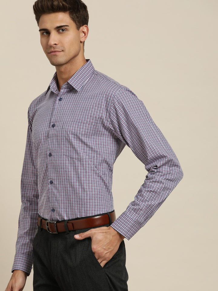 Men Navy & White Checks Pure Cotton Slim Fit Formal Shirt