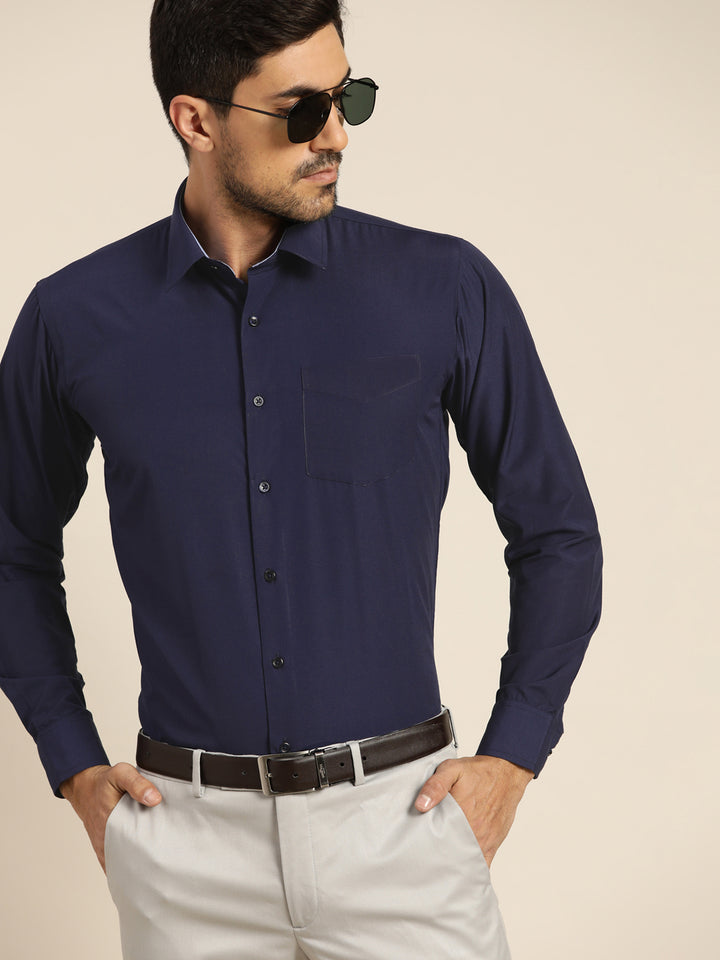 Men Navy Solids Slim Fit Formal Shirt