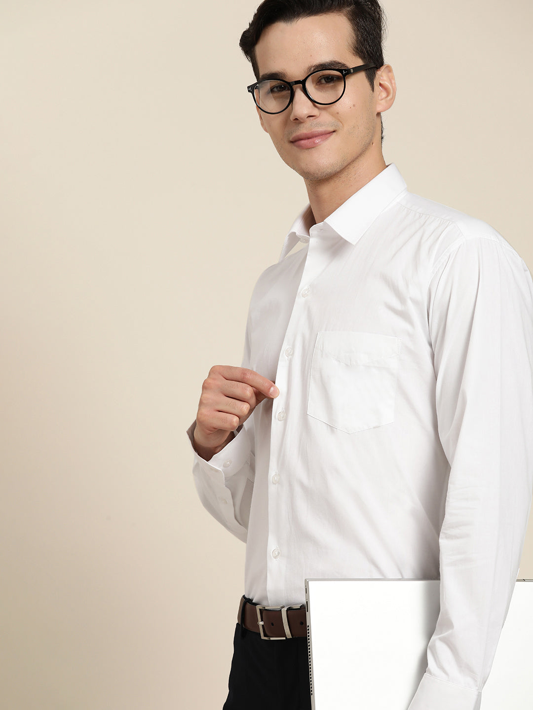 Men White Solid Pure Cotton Slim Fit Formal Shirt