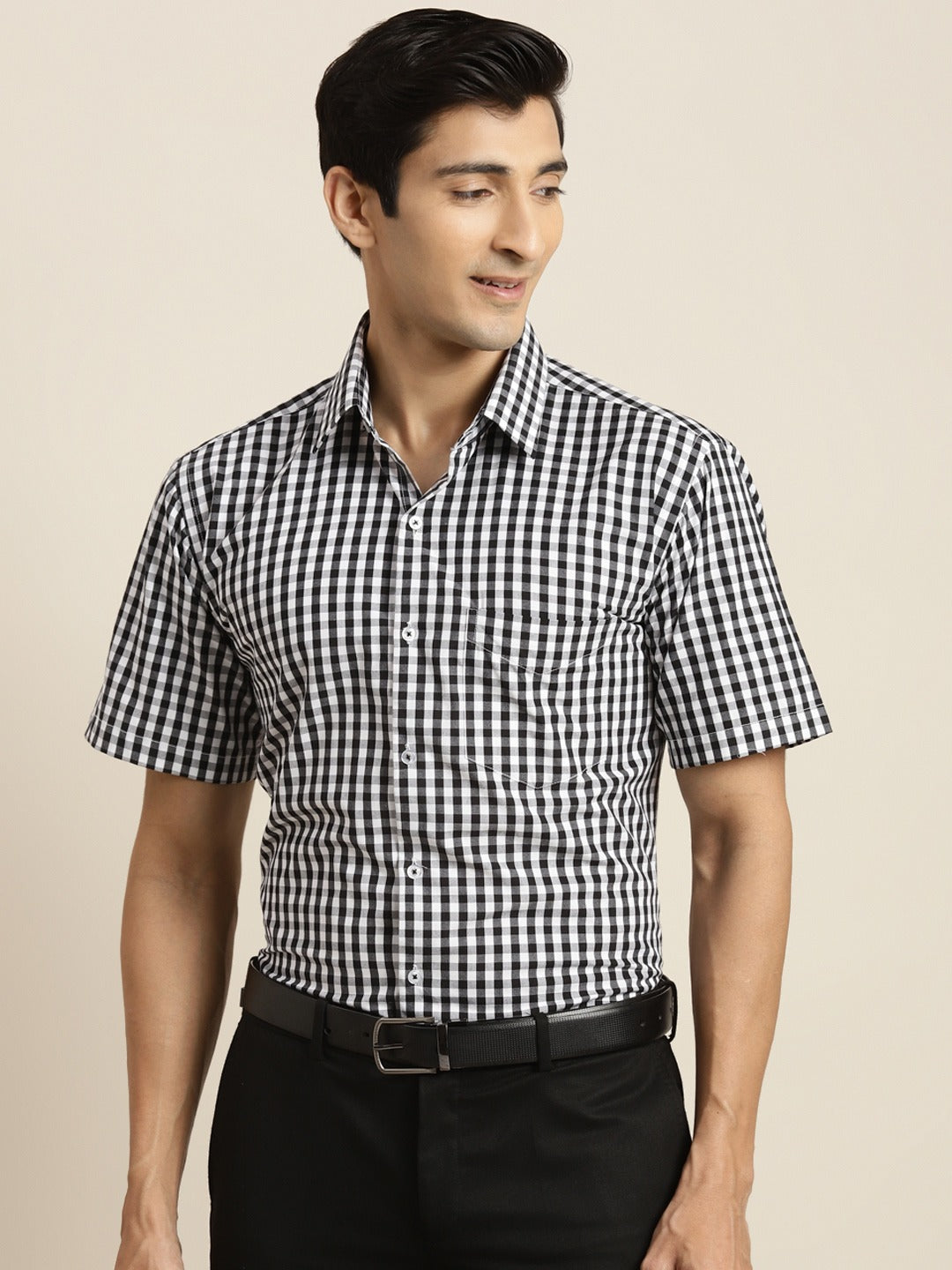 Men Black & White Gingham Checked Short Sleeve Pure Cotton Slim Fit Formal Shirt