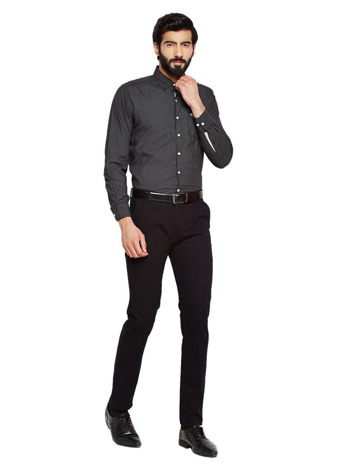 Men Black Self Design Solid Stretchable Mid Rise Slim Fit Chinos Trouser