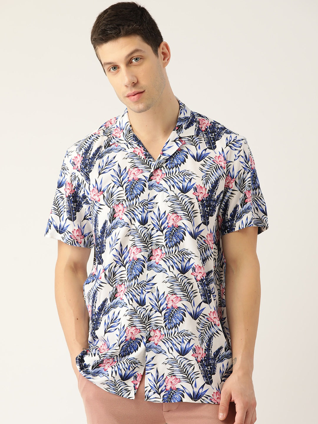 Men White & Blue Printed Pure Cotton Relaxed Fit Casual Resort Shirt