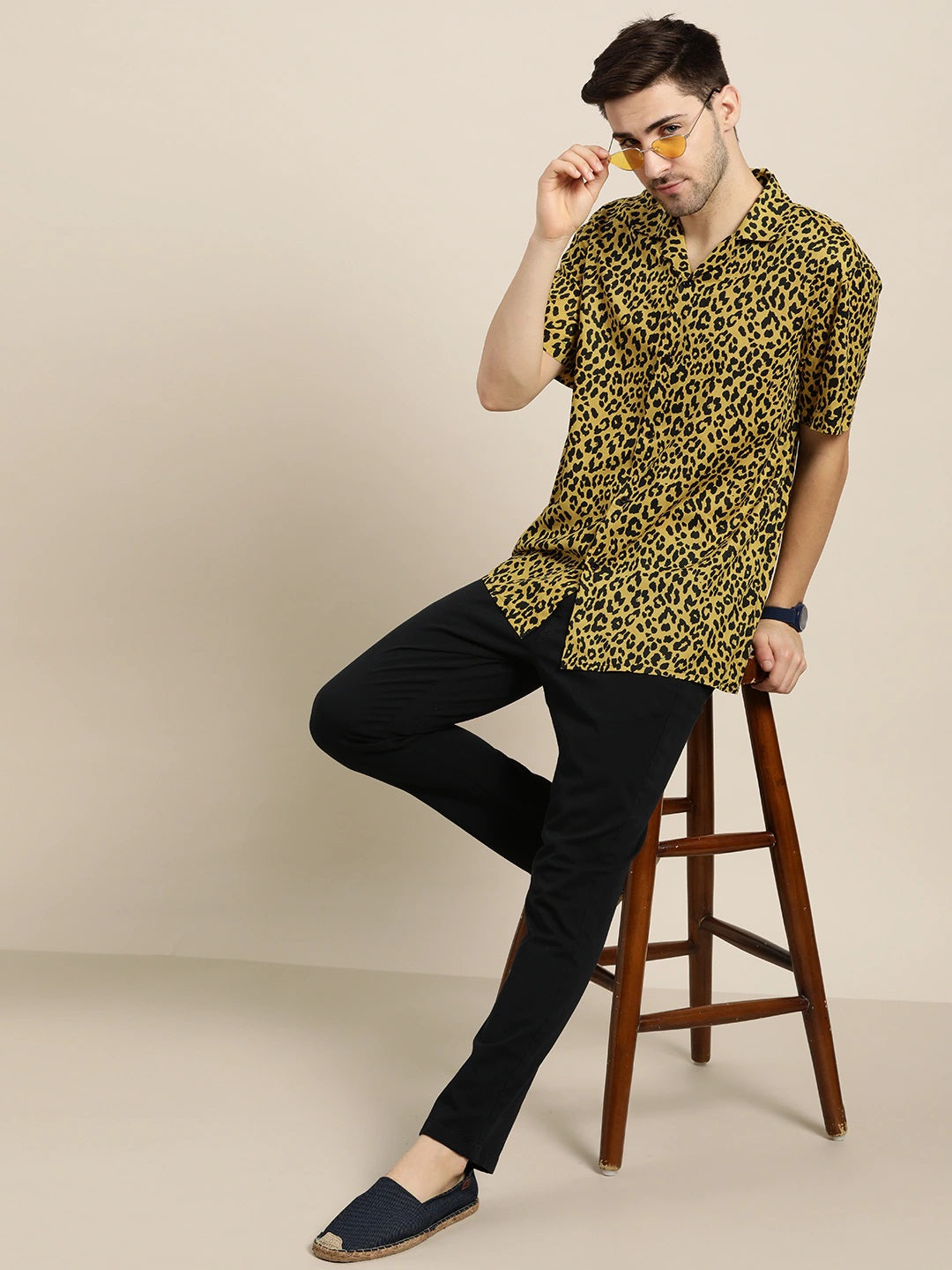 Men Yellow & Black Prints Viscose Rayon Relaxed Fit Casual Resort Shirt