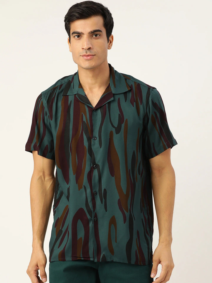Men BGreen & Black Printed Viscose Rayon Relaxed Fit Casual Resort Shirt