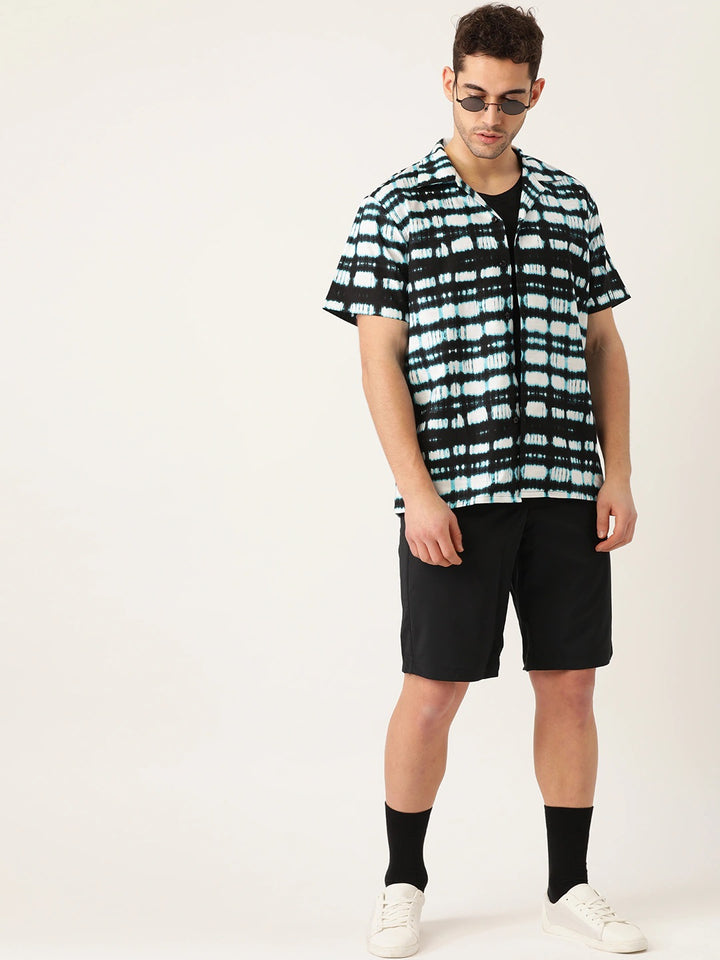 Men White & Black Printed Pure Cotton Relaxed Fit Casual Resort Shirt