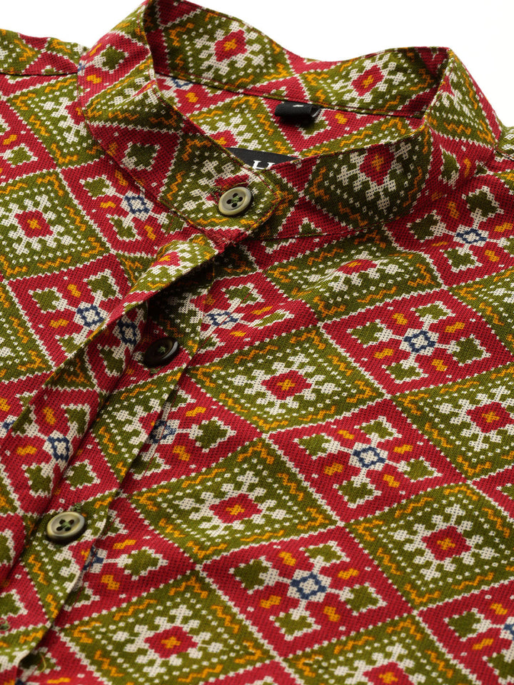 Women Red & Green Printed Viscose Rayon Regular Fit Formal Shirt