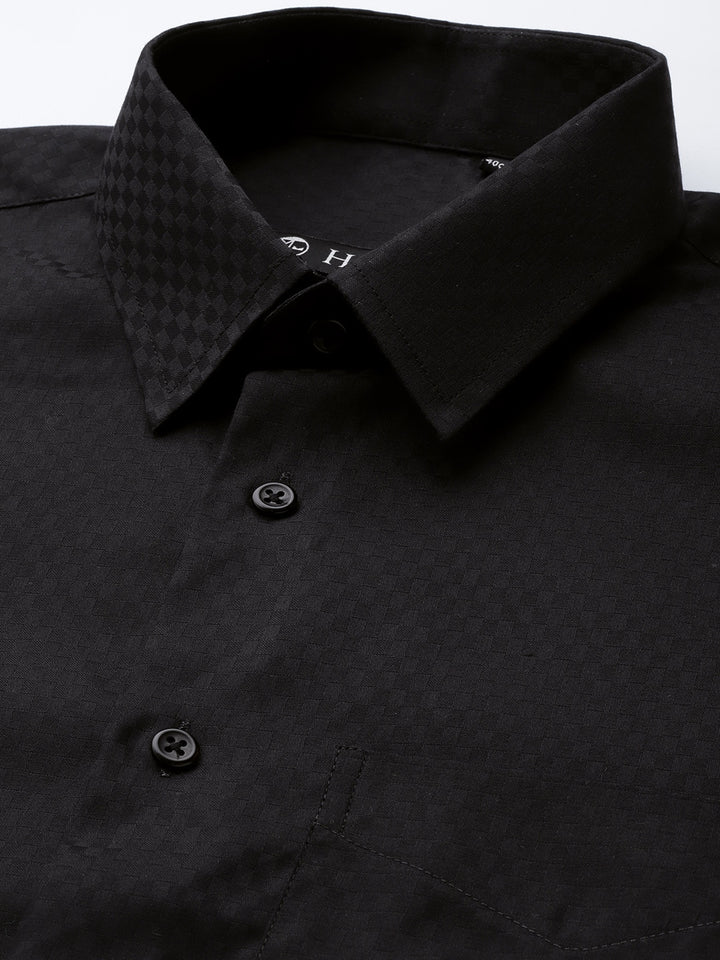 Men Black Solids Pure Cotton Slim Fit Formal Shirt