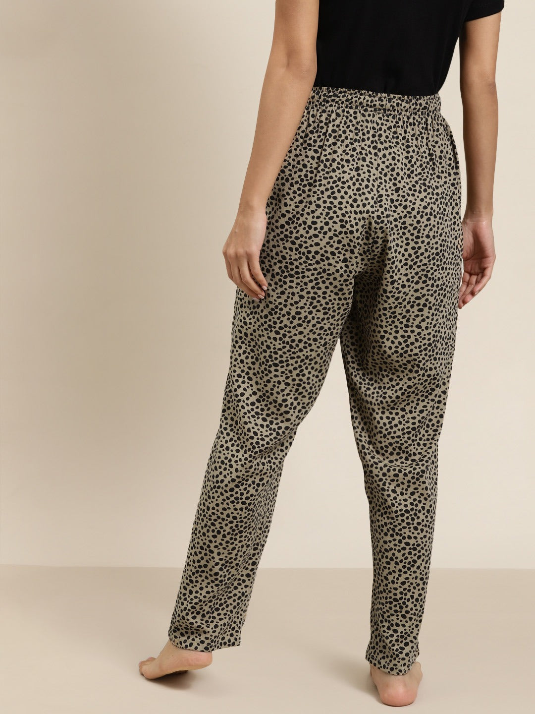 Women Beige-Black Prints Viscose Rayon Relaxed Fit Casual Lounge Pant