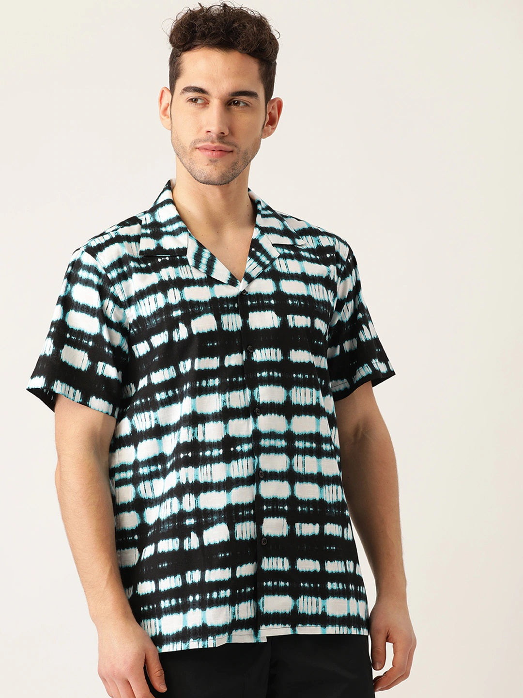 Men White & Black Printed Pure Cotton Relaxed Fit Casual Resort Shirt