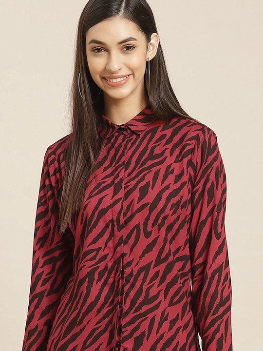 Women Black & Red Printed Viscose Rayon Slim Fit Formal Shirt