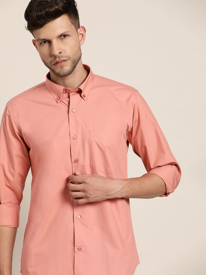 Men Punch Solids Pure Cotton Slim Fit Casual Shirt