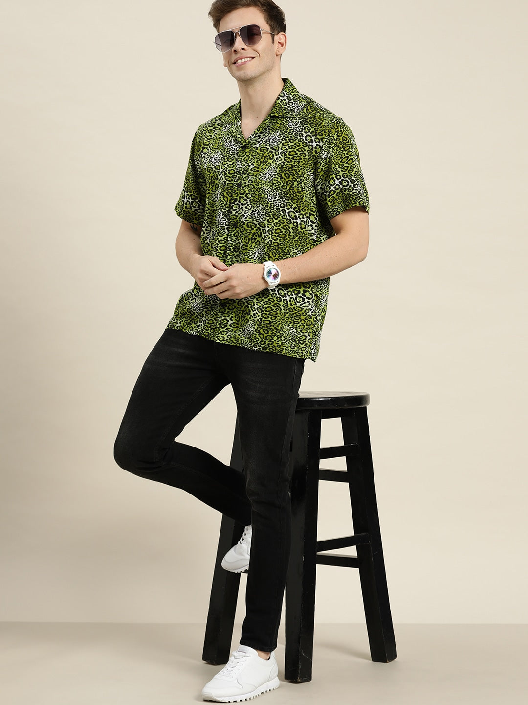 Men Green-Black Prints Viscose Rayon Relaxed Fit Casual Resort Shirt