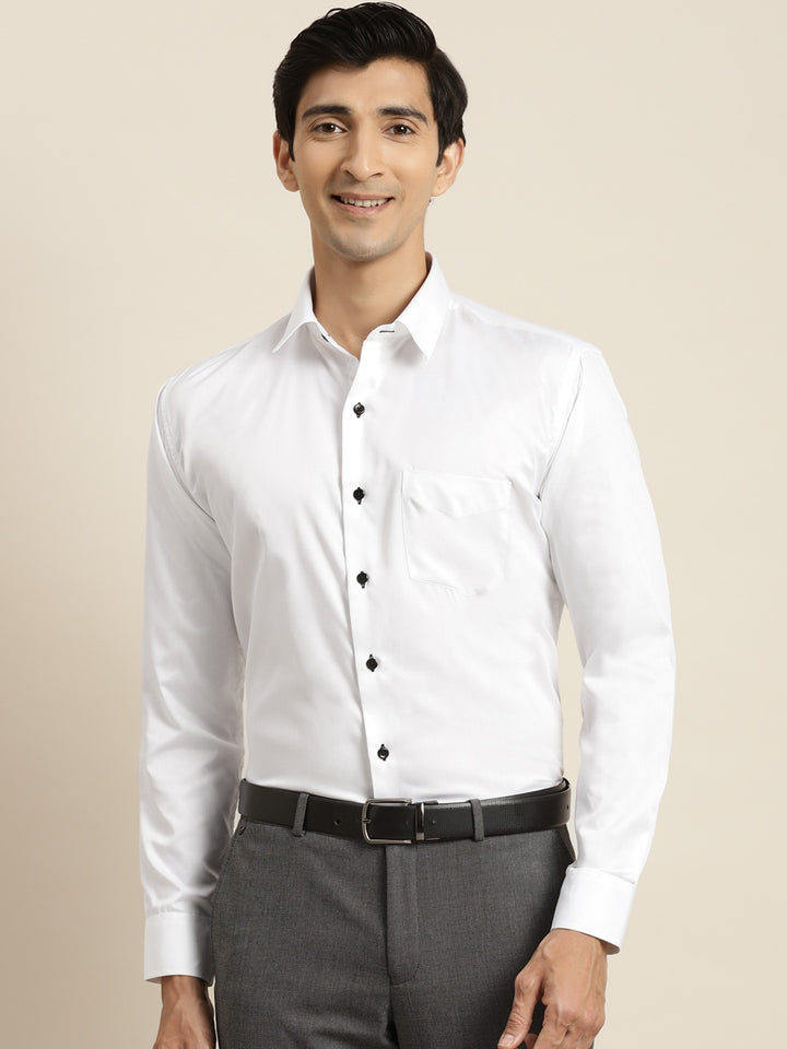 Men White Solid Black Buttons Pure Cotton Slim Fit Formal Shirt