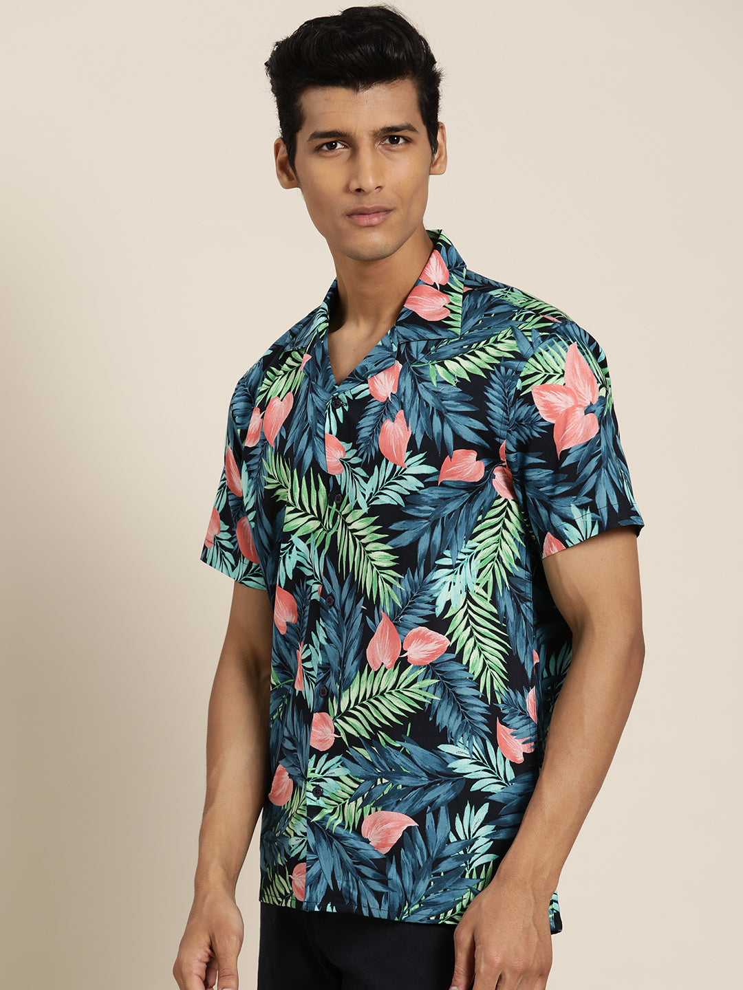 Men Navy & Green Floral Printed Pure Cotton Relaxed Fit Casual Resort shirt